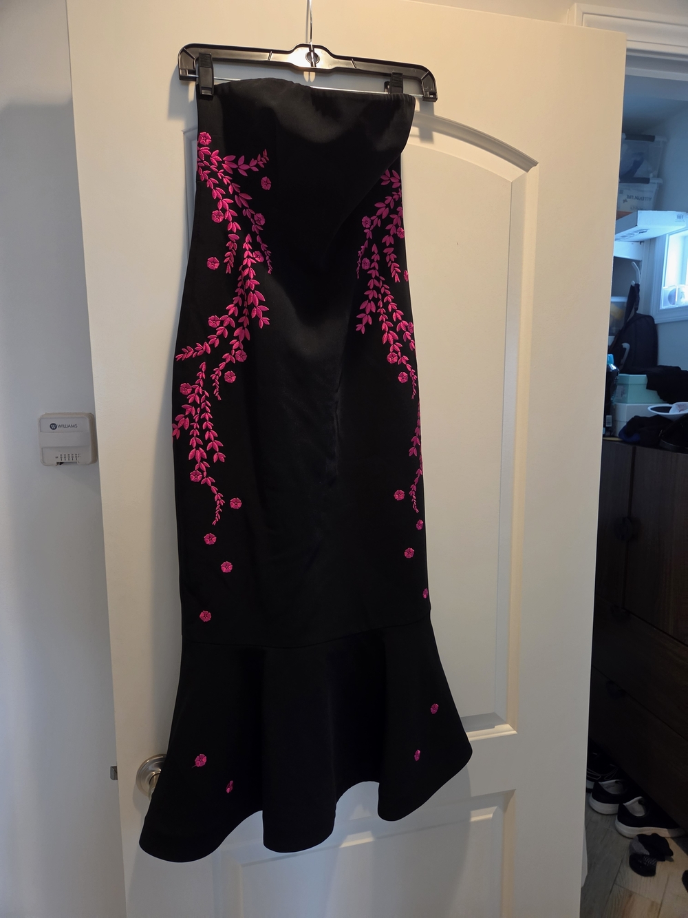 cinq à sept Black Strapless Dress with Emboidery Detail Sz 4